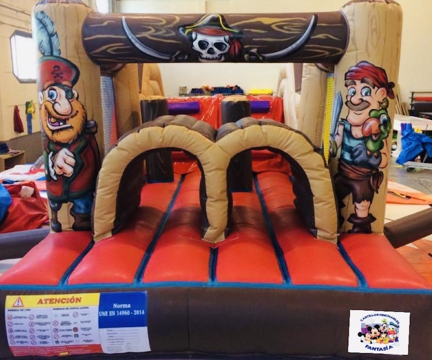 Alquiler Castillo Hinchable Pista Americana Piratas Profesional